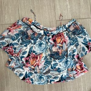 Elizabeth and James top